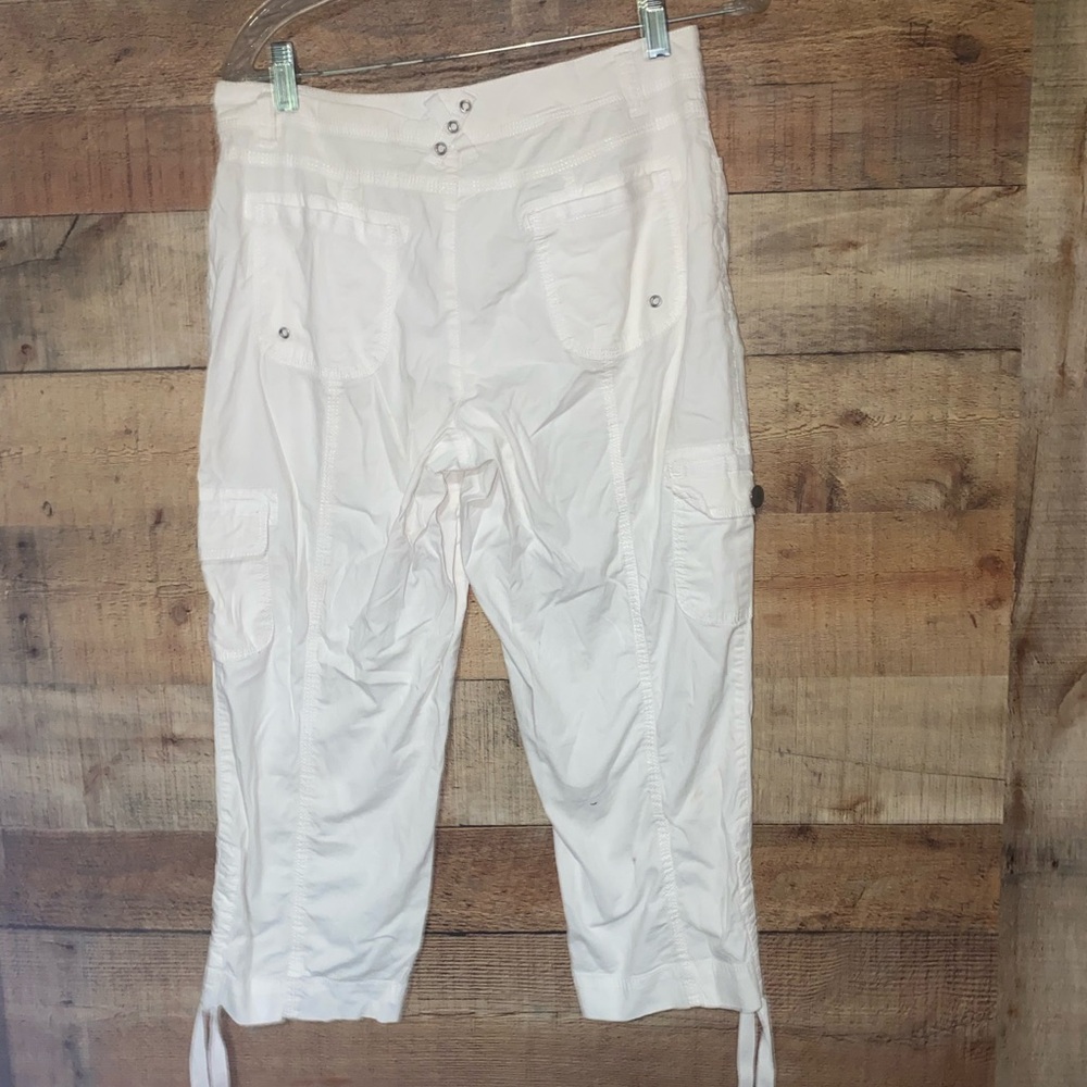White Cargo Capris with Pockets size 6 - Picture 5 of 5